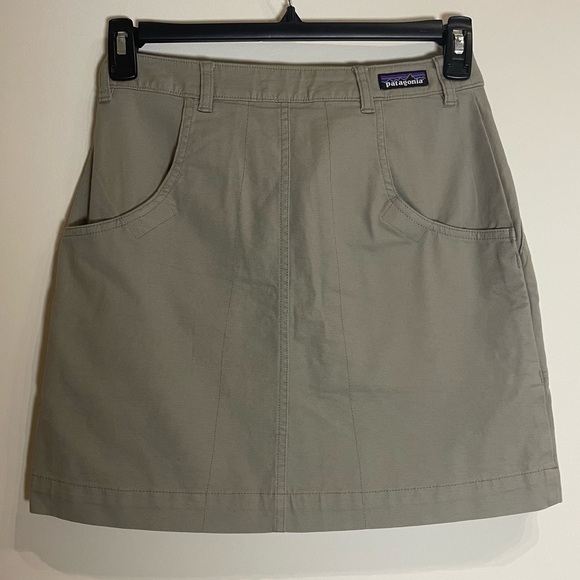 Patagonia stand up skirt in shale green - Picture 5 of 9